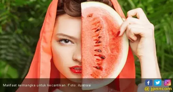 Wajah Makin Kencang Berkat Olahan Semangka