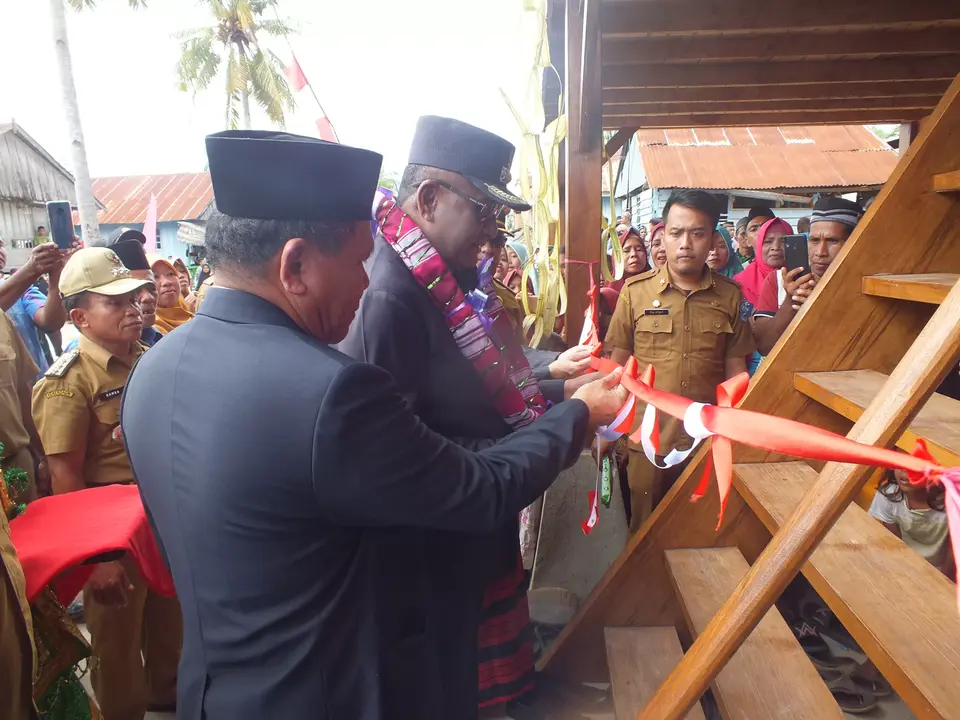 Bupati Buteng Resmikan Rumah Adat Rumpun Wasilomata Desa Wakambangura
