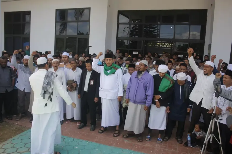 IAIN Kendari Menang di PTUN, Yang Sujud Syukur Pendukung Hikma Sanggala