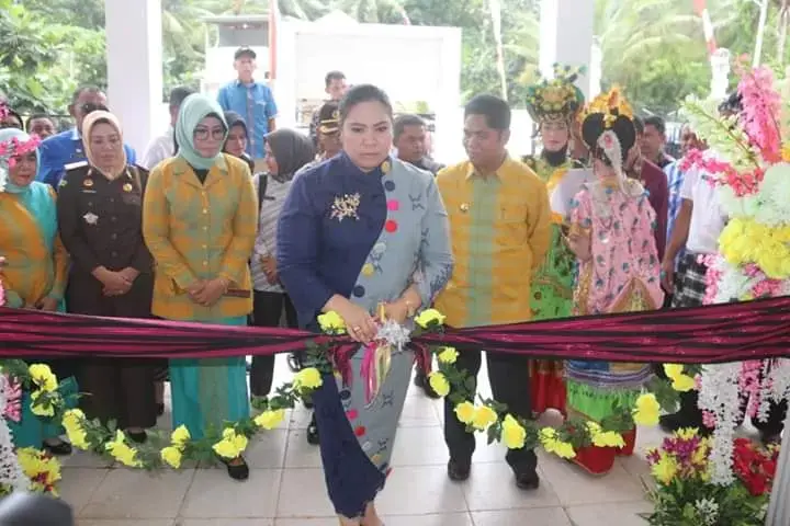 Wujudkan Sultra Emas, Agista Resmikan IKM di Buton