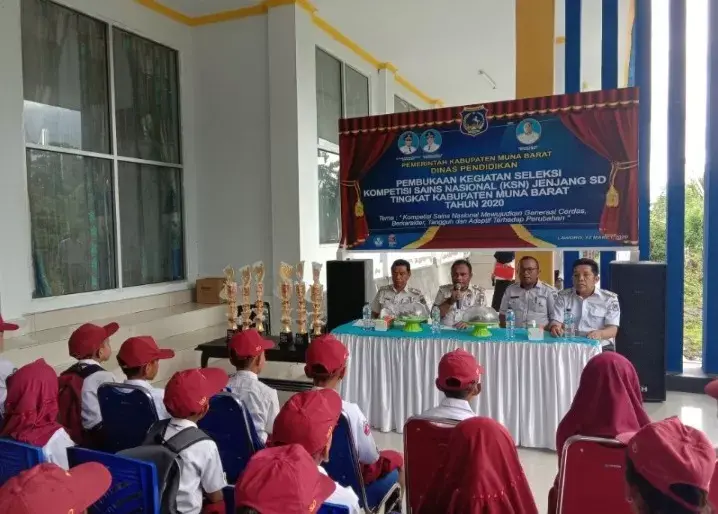 Plt Kadis Pendidikan Mubar Janjikan Bonus Buat Siswa Berprestasi