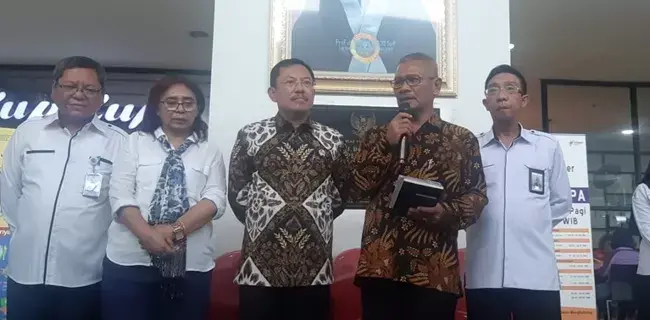 Pastikan Pasien Corona Di RSUP Persahabatan Pulang, Menkes: Saya Harus Cek Sendiri Dengan Detail