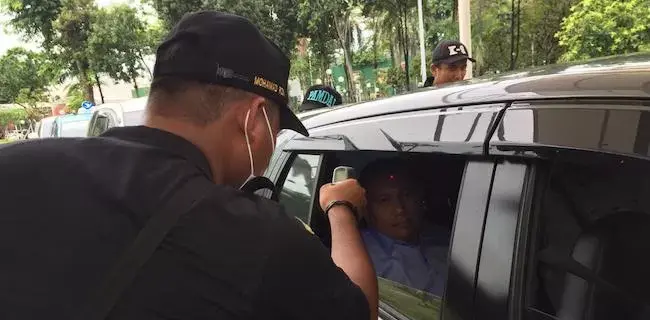 Waspada Virus Corona, 5 Pintu Masuk Gedung DPR Mulai Dipasangkan Thermo Scanner