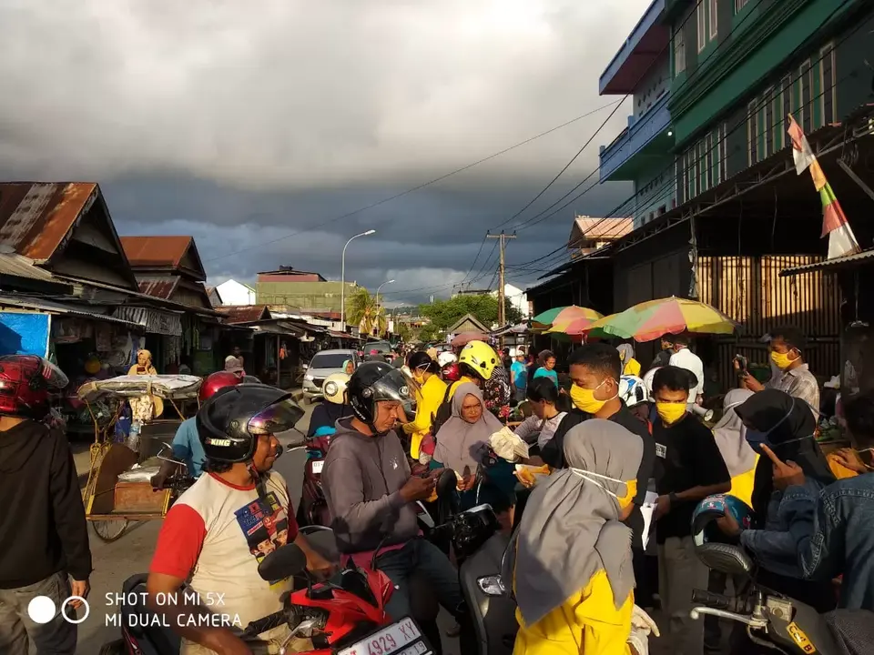 BEM Unidayan Baubau Bagi-bagi Masker Gratis