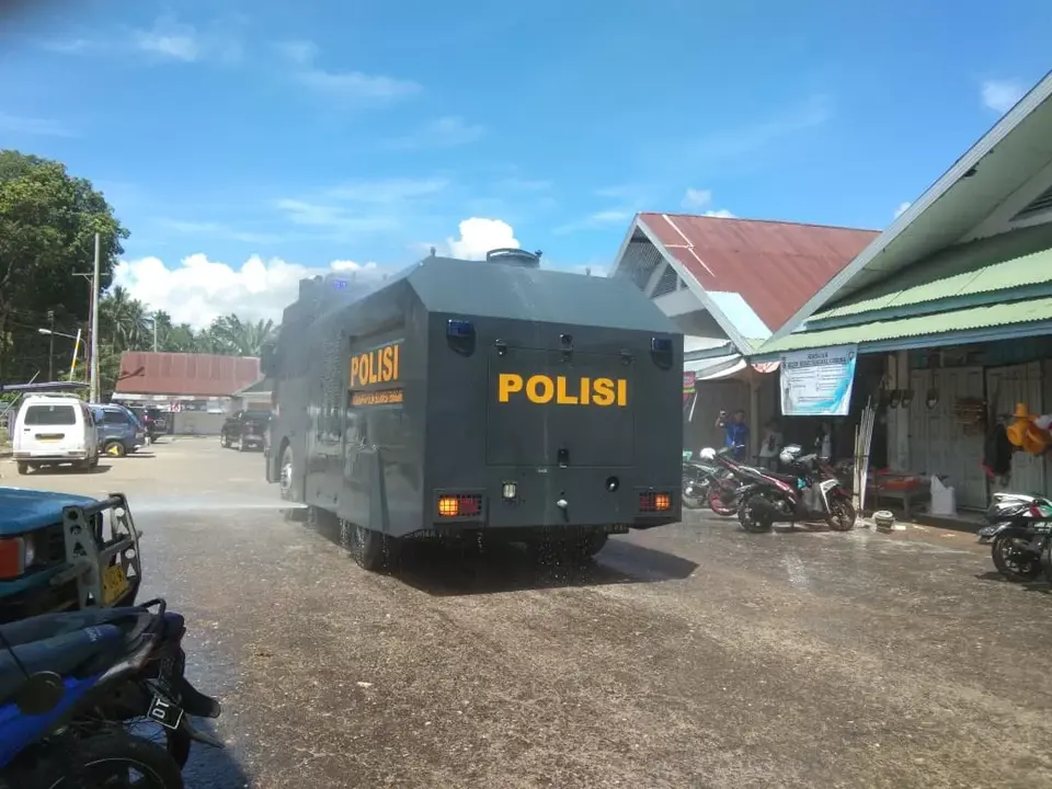 Cegah Covid-19, Buton Dihujani Disinfektan