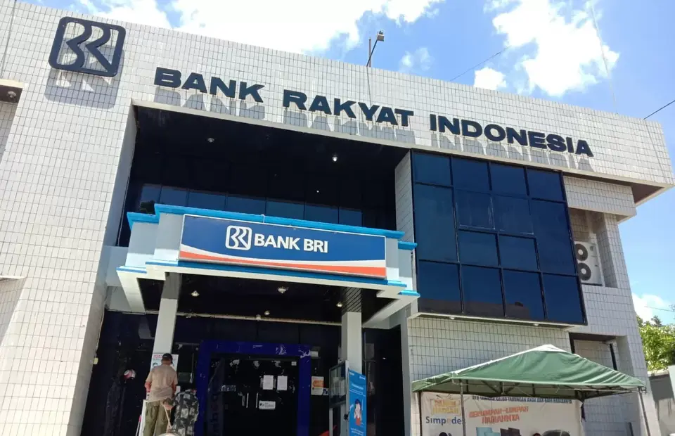 BRI Cabang Baubau Kurangi Jam Pelayanan Nasabah