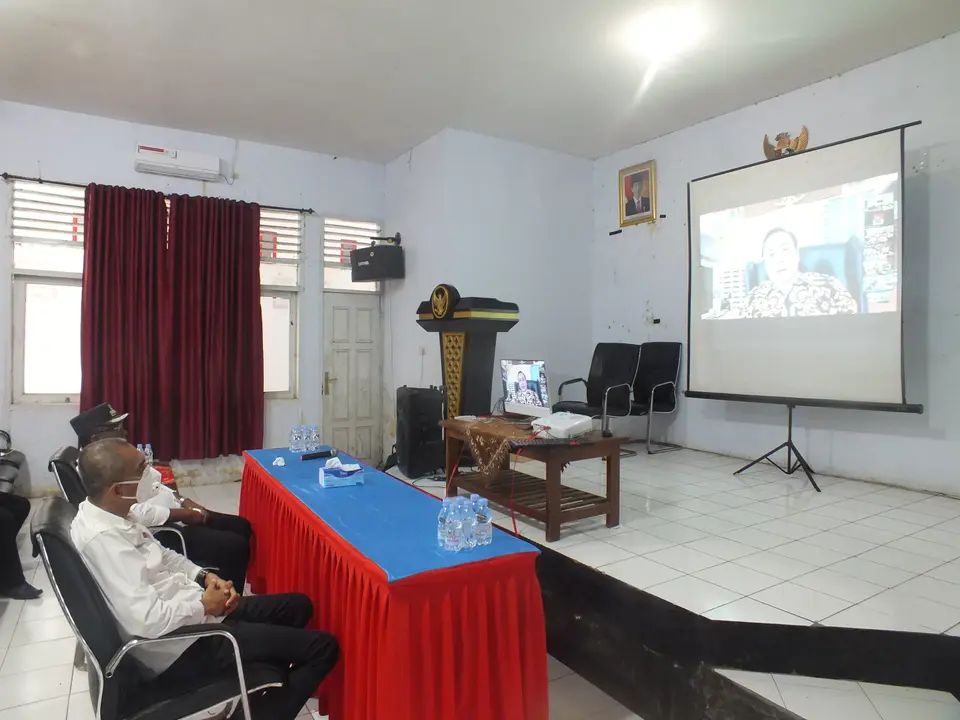 Realokasi Anggaran Covid-19, Bupati Buteng Ikuti Teleconference dengan Kemendagri dan BPKP