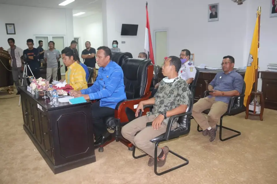 Lewat Video Conference, La Bakry Laporkan Perkembangan Covid-19