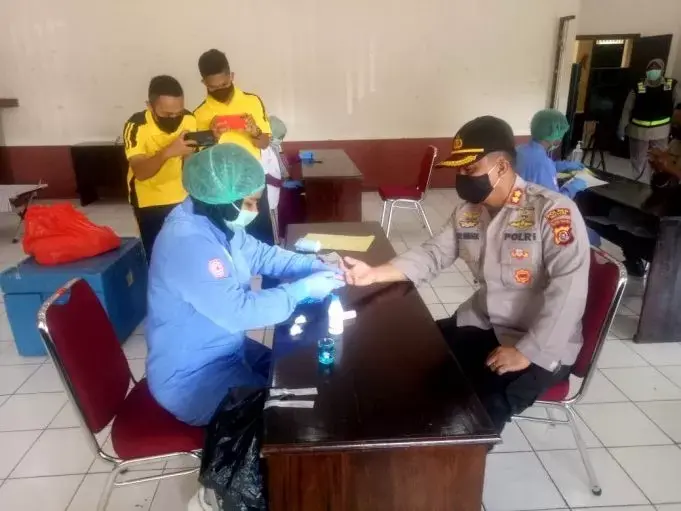 Stok Darah di PMI Minim, Polres Buton Kompak Donor