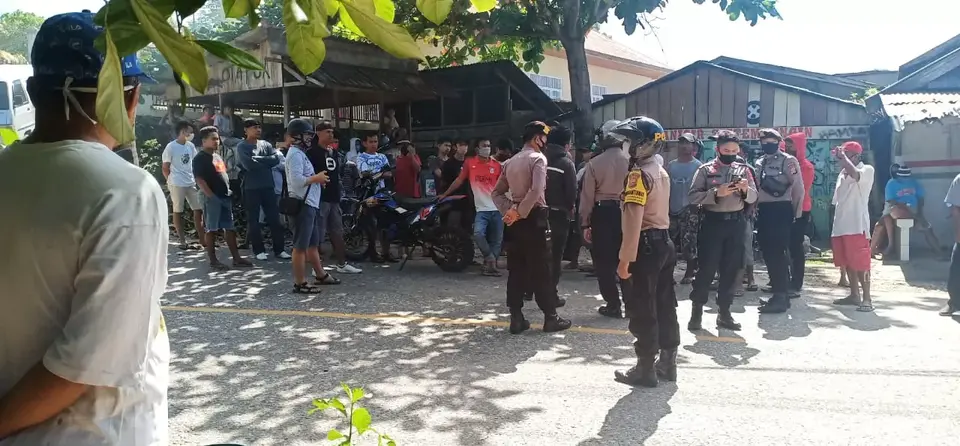 Blokir Jalan, Warga Protes Pasien Covid 05 di Baubau Jalani Isolasi Mandiri di Rumah