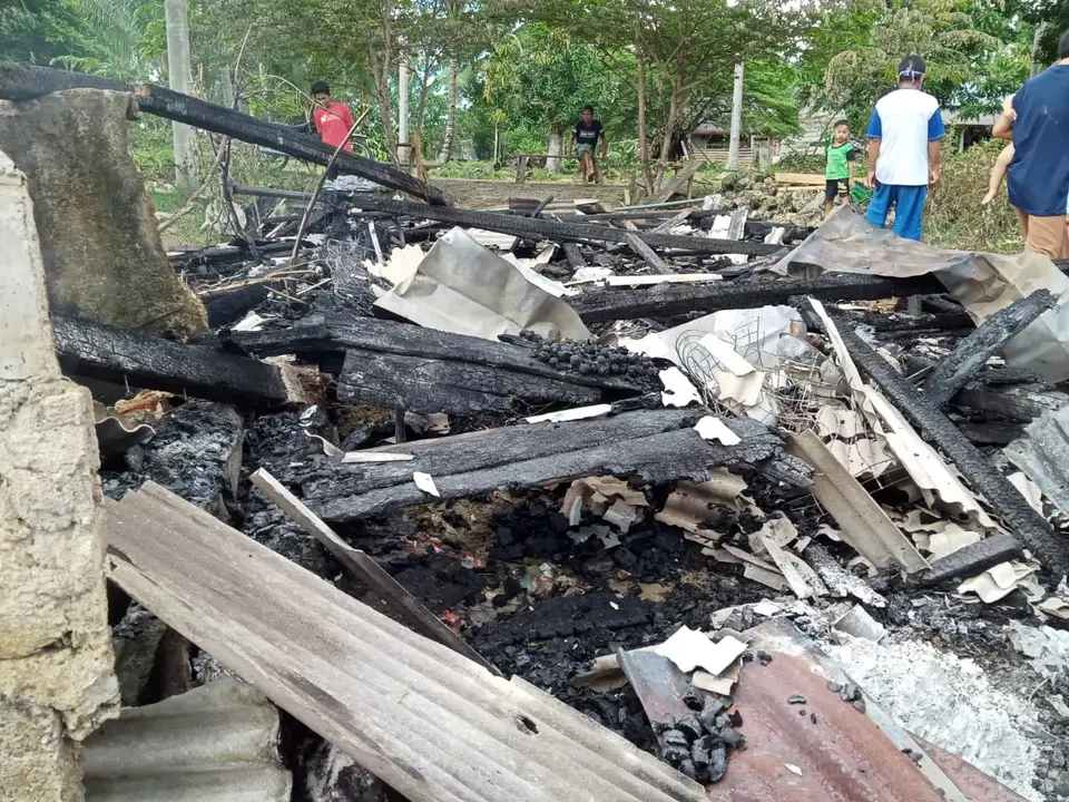 Sebuah Rumah di Lasalimu Selatan Ludes Terbakar