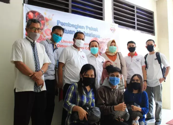 FT Unibos Berikan Bantuan Pangan untuk Mahasiswa