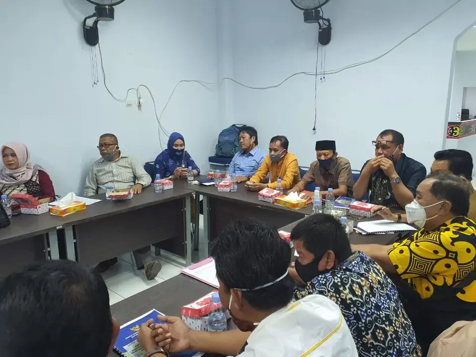 Pengurus Parpol di Kolaka Tandatangan NPHD Bantuan Dana