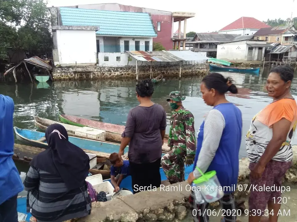 Babinsa Koramil 1413-07/Kaledupa Imbau Masyarakat Waspadai Cuaca Buruk