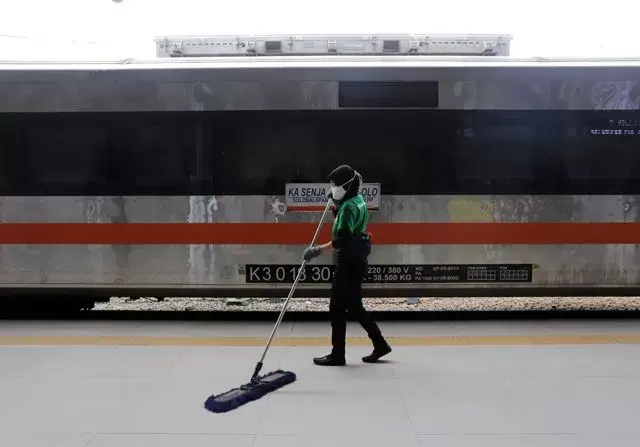 KAI Sediakan Pelindung Wajah Gratis untuk Penumpang