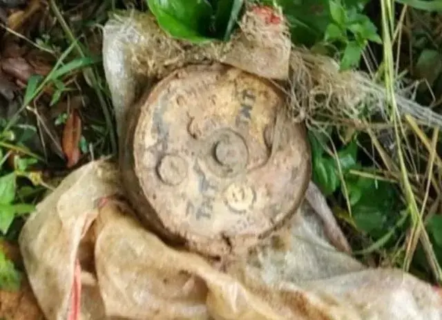 Pria Asal Kamboja Percantik Rumah dengan Bahan Peledak