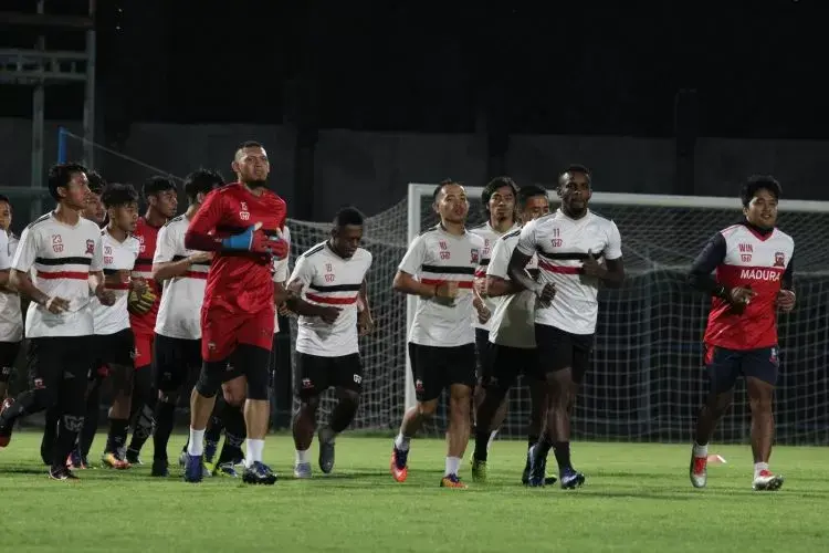 Madura United Melunak
