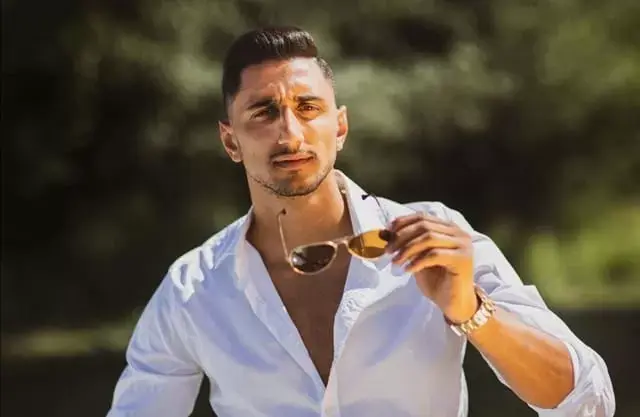 Penampilan Baru Mahmoud Eid Usai Potong Rambut