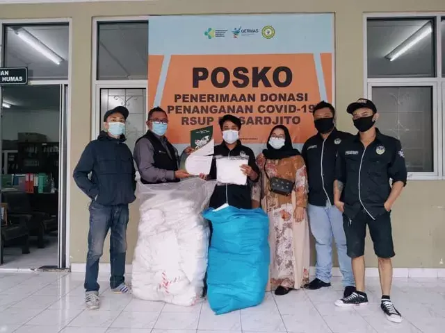 The Maident Bagikan APD ke Dokter dan Tenaga Kesehatan