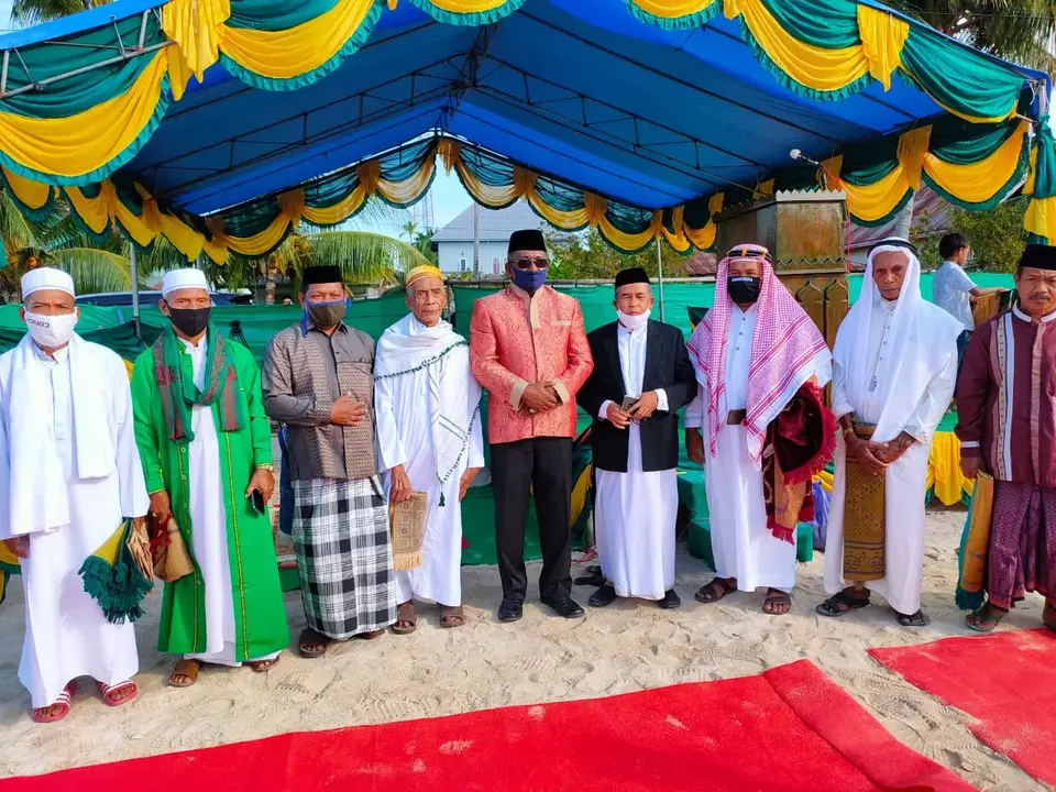 Salat Idul Adha di Lakudo, Bupati Ajak Peduli Warga Terdampak Covid-19