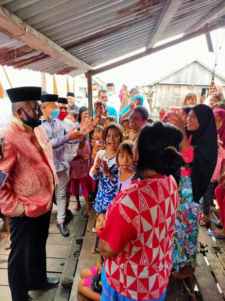 Bupati Siap Bangun Sekolah di Perkampungan Pantai Nelayan Mawasangka