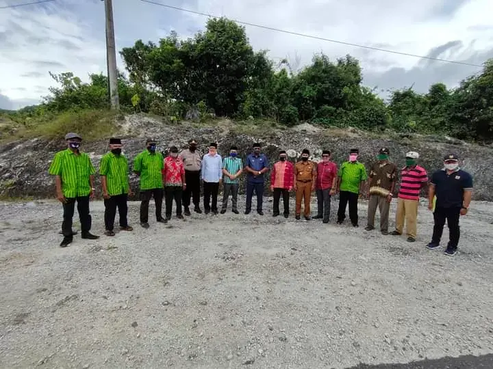 Masyarakat Boneoge Hibahkan Tanah untuk Pembangunan Kantor
