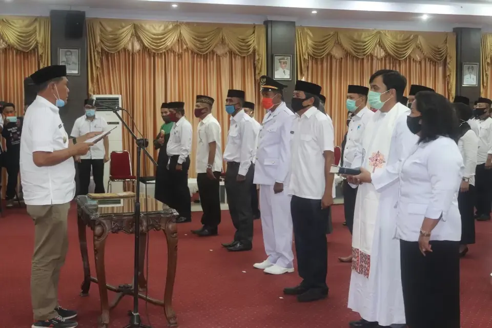 Bupati Kolaka Lantik 44 Pejabat, Kepala BPBD Menjadi Staf Ahli