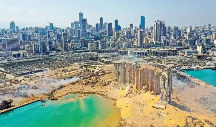 Pelabuhan Beirut Hancur hingga Radius 10 Kilometer