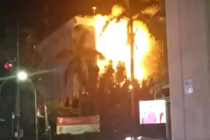 Gedung Utama Kantor Kejaksaan Agung Terbakar