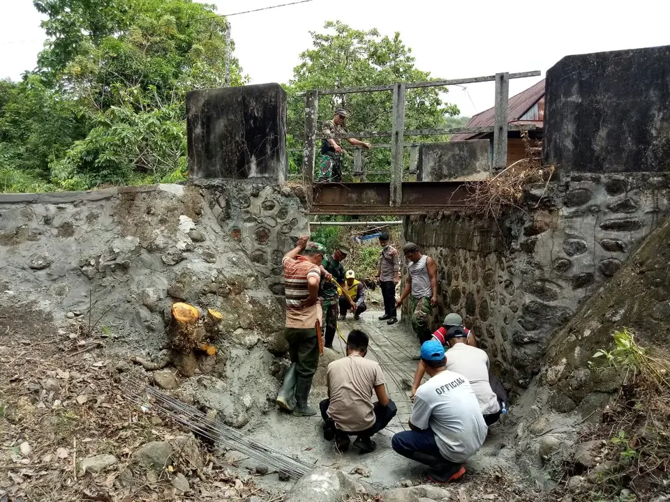 Camat Watang Pulu : Pembangunan Watang Puluh Tidak Lepas dari Peran Serta TNI-Polri