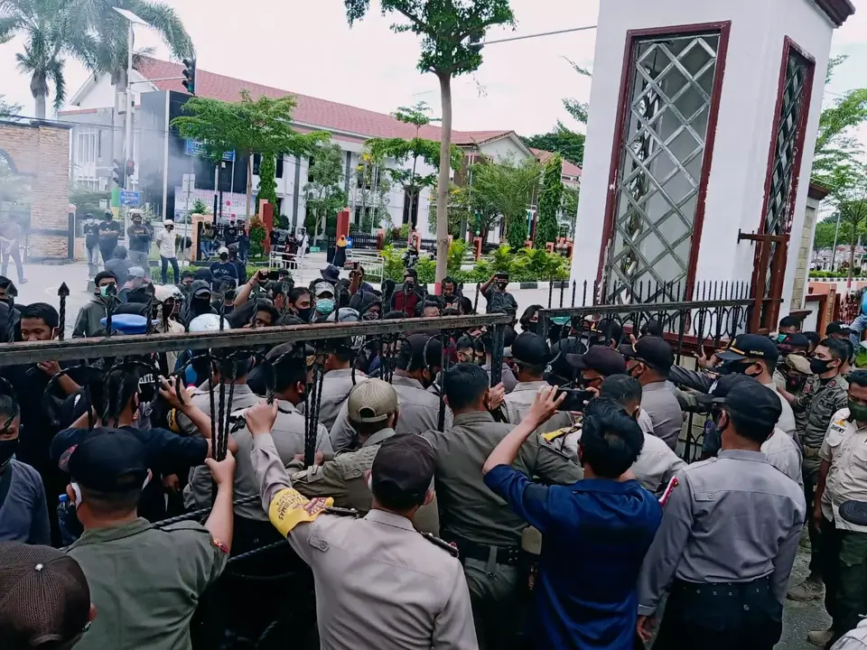 Unjuk Rasa Mahasiswa di Kolaka Berlangsung Rusuh