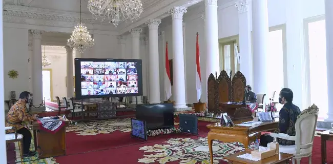 Sebelum Vaksinasi Covid-19 Dilakukan, Jokowi Imbau Para Gubernur Masifkan Kampanye Pemakaian Masker Sampai Ke Desa-Desa