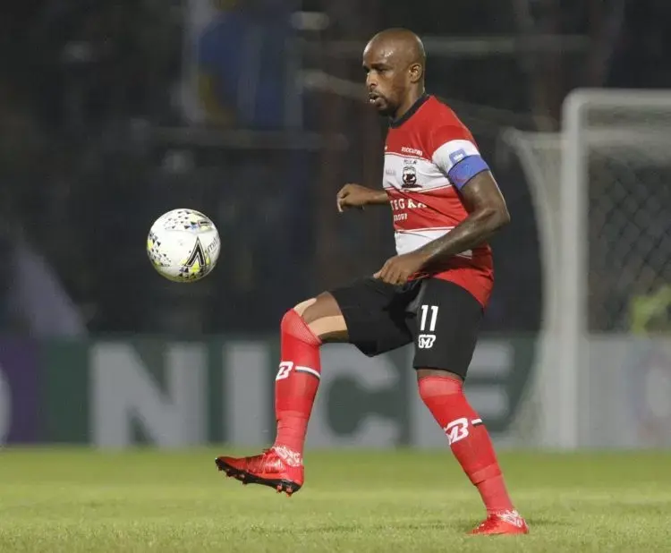 Grek Nwokolo Hengkang dari Madura United!