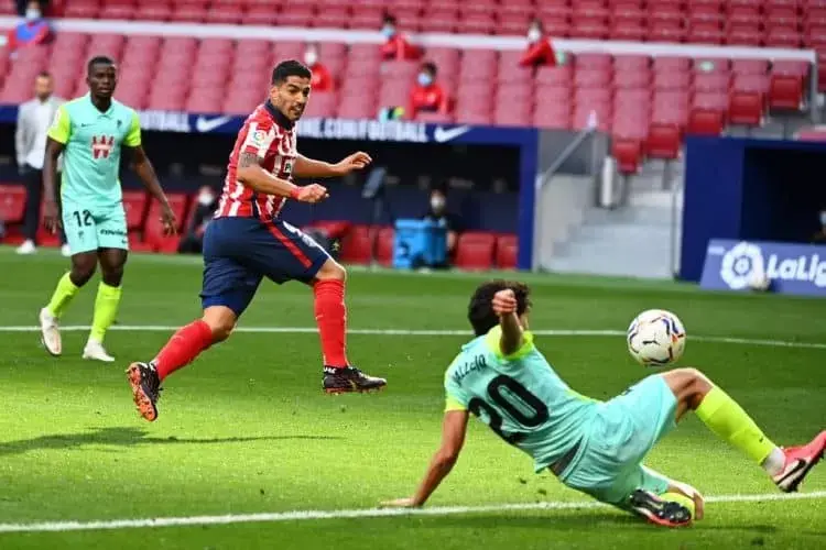 Debut Pertama Bersama Atletico, Suarez Catat Sejarah