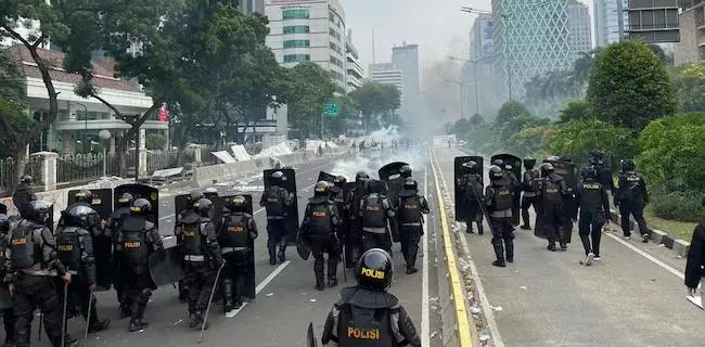 Pemerintah Disarankan Bentuk Lembaga Pengawas Untuk Memastikan Pelaksaan UU Ciptaker Berjalan Efektif Dan Efisien