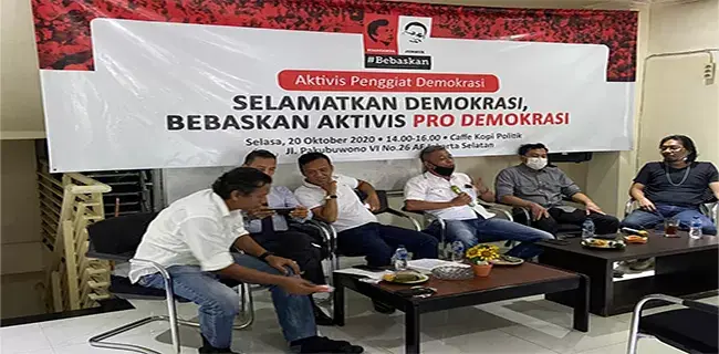 Para Aktivis Ingatkan Presiden Jokowi Agar Tidak Melawan Demokrasi