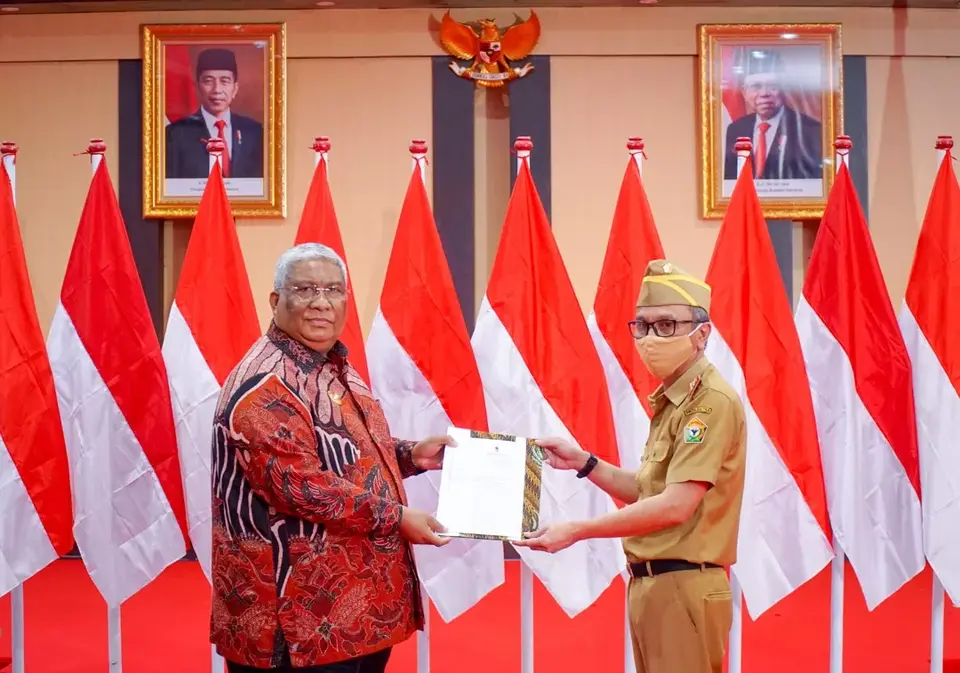 Gubernur Serahkan SK Pjs Butur ke Hery Alamsyah