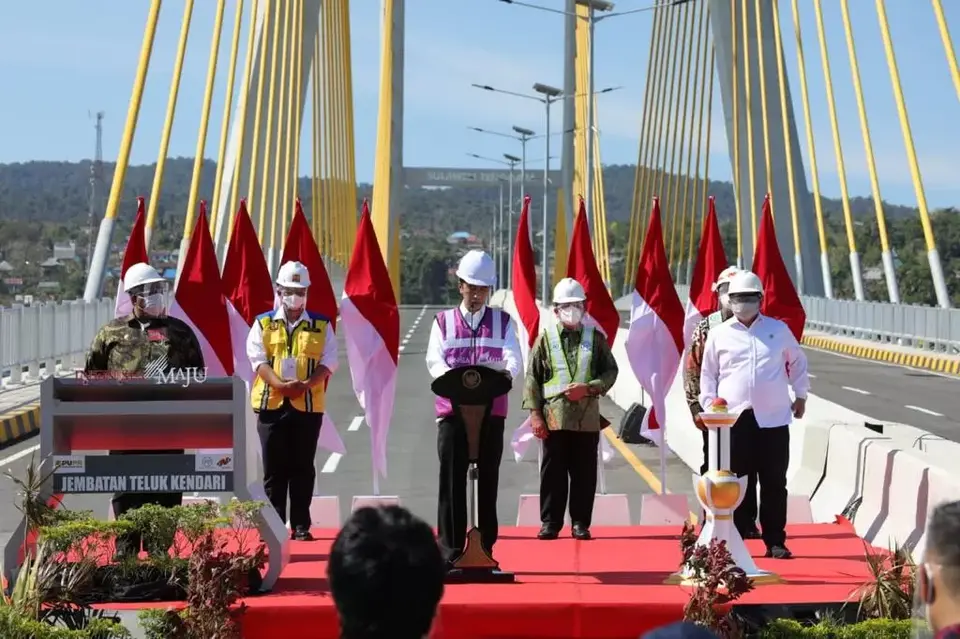 Jokowi Resmikan Jembatan Teluk Kendari, Ali Mazi Harapkan Manfaatnya