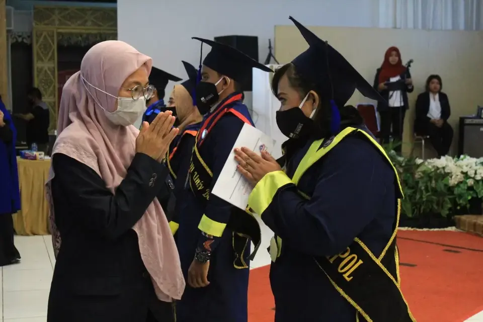 Unibos Kukuhkan 537 Wisudawan