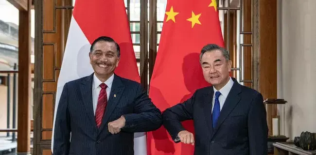 Menko Luhut Penuhi Undangan Menlu China Bahas Vaksin Hingga Investasi