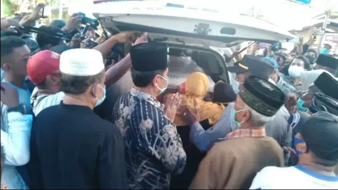 Bupati Buton Jemput Jenazah La Ba'a Korban Sandera Kelompok Abu Sayyaf