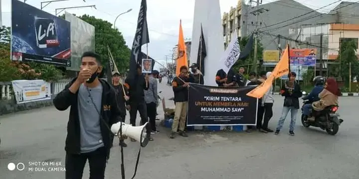 Gelar Aksi Simpatik, Gema Pembebasan Mengecam Penghina Nabi SAW