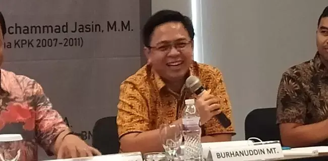 Pengamat: Jokowi Mati Gaya Berhadapan Dengan Habib Rizieq Yang Makin Populer