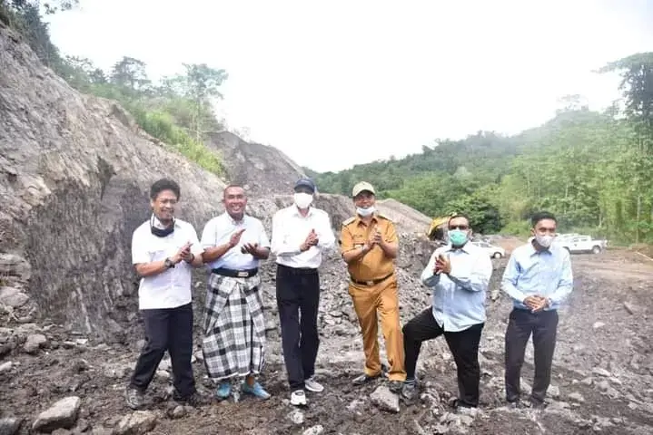 Tinjau Tambang, Marves : Aspal Buton Kekayaan Dunia, harus Dimanfaatkan dengan Baik