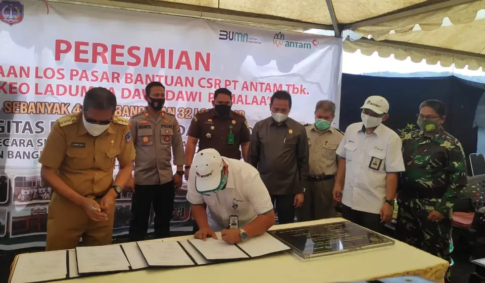 Bupati Kolaka Resmikan Bangunan Pasar Bantuan Antam di Pomalaa
