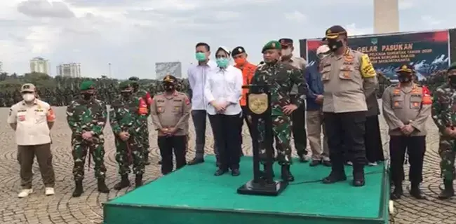 Anggota TNI Turunkan Baliho Habib Rizieq, Pangdam Jaya: Itu Perintah Saya, Kalau Perlu FPI Dibubarkan Saja