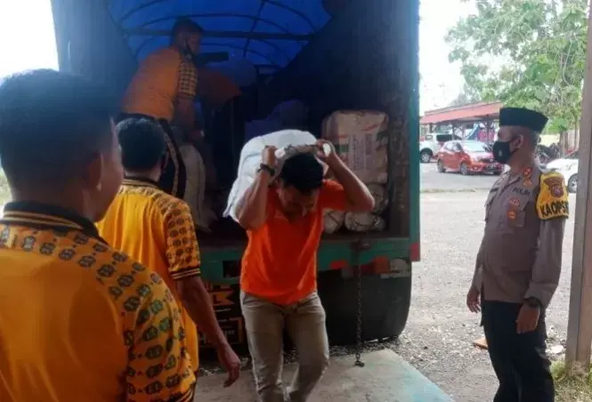 Bantu Warga Terdampak Covid-19, Polres Buton Terima Bantuan Beras Dari Mabes Polri