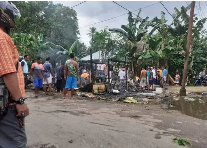 Masak Nasi Kuning, Warung Bensin Eceran di Buton Hangus Terbakar