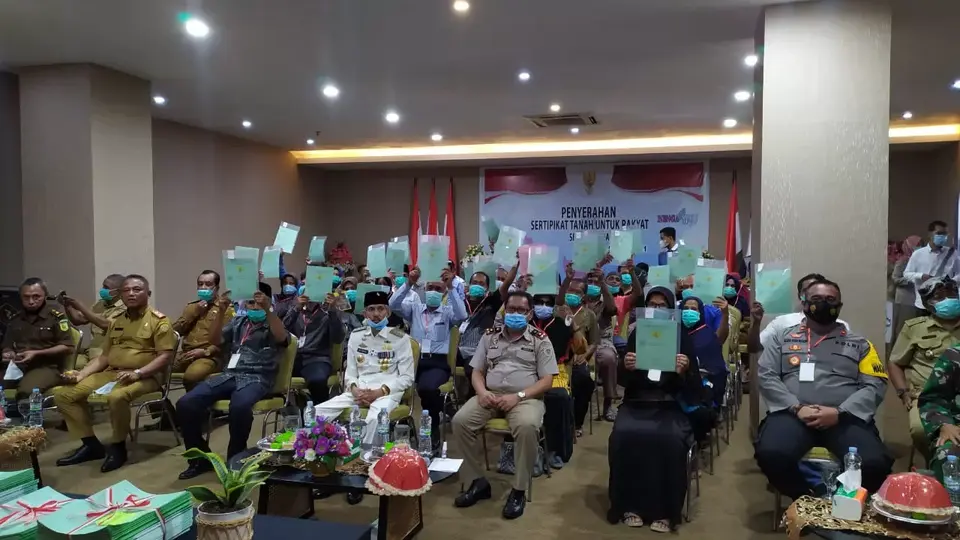 Presiden Jokowi Bagikan 584.407 Sertifikat Tanah, Baubau Dapat 307