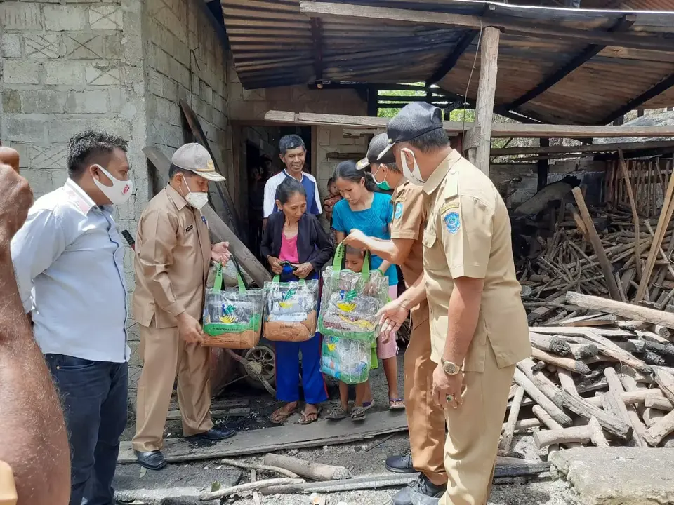 Dinsos Buteng Tanggap Darurat Korban Kebakaran dan Warga Lumpuh